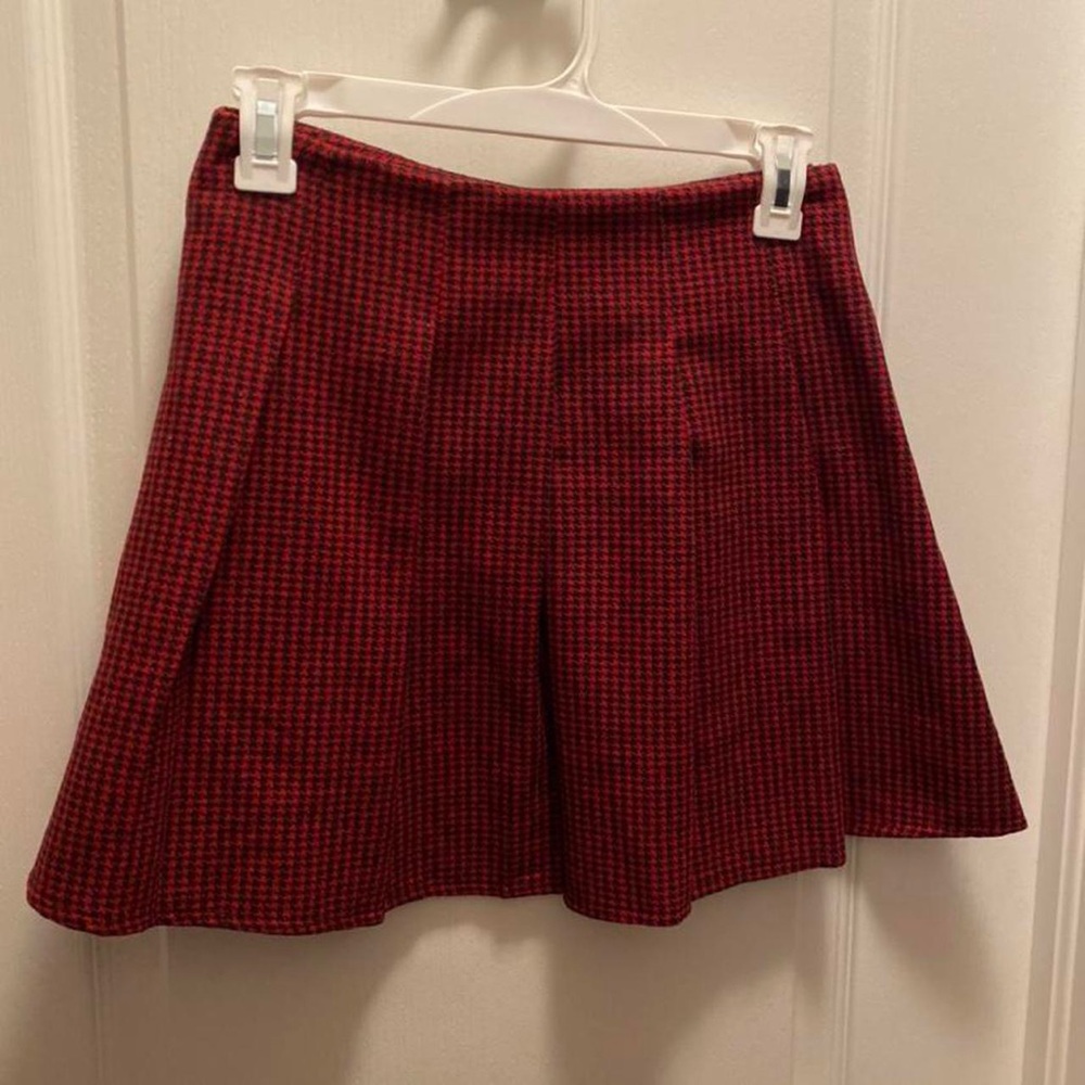 red and black houndstooth skirt